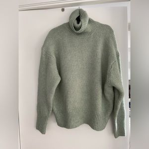 Pastel Turtleneck knit sweater